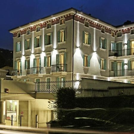 Gardone Palace Hotel غاردوني ريفييرا المظهر الخارجي الصورة