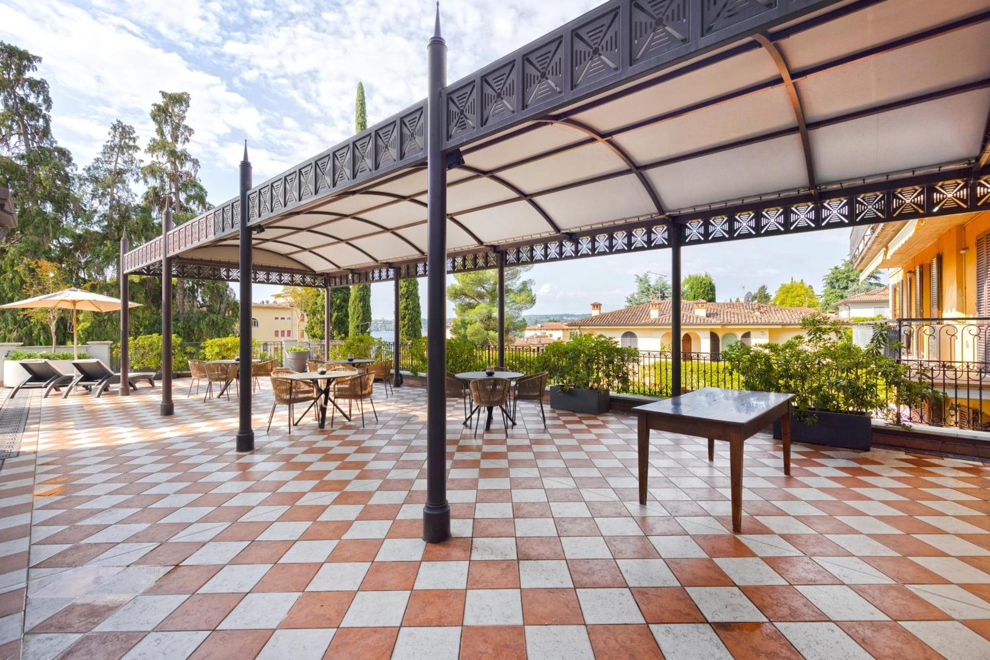 Gardone Palace Hotel غاردوني ريفييرا المظهر الخارجي الصورة